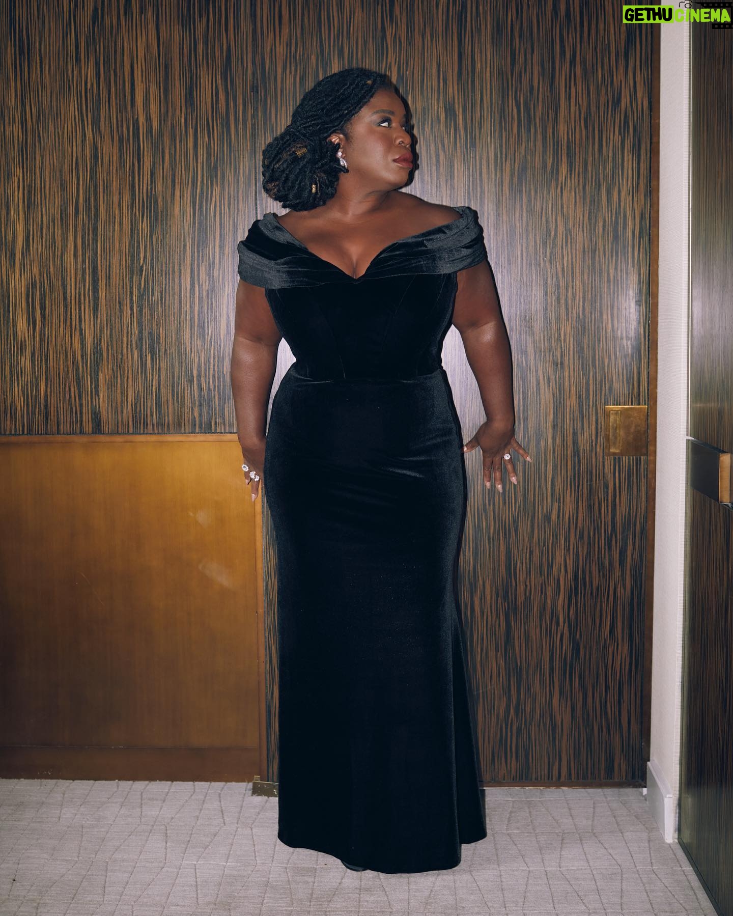 Uzo Aduba Instagram - What an amazing night this was! It felt so good to sing again! Thank you @mcctheatre for inviting me to perform on this historical stage. It was a great privilege to be a part of something so magical💫. #MISCAST22 Styled by: @shionat Hair: @naivashaintl Makeup: @anthonymerante Nails: @nailsbyshige Dress: @csiriano Jewelry: @chopard Shoes: @jimmychoo Photo: @lelanief