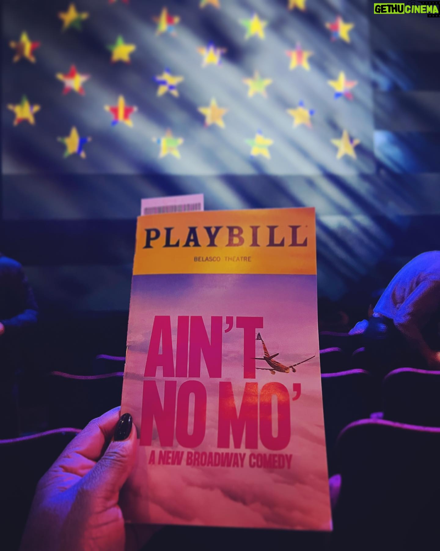 Uzo Aduba Instagram - Congratulations to the entire company of @aintnomobway on your work and spirited run. What a ride and a vision, and a space creator. Bravo to the artist @jordanecooper Look forward to seeing what you ignite to life next! ππΏππΏ #theaterkid