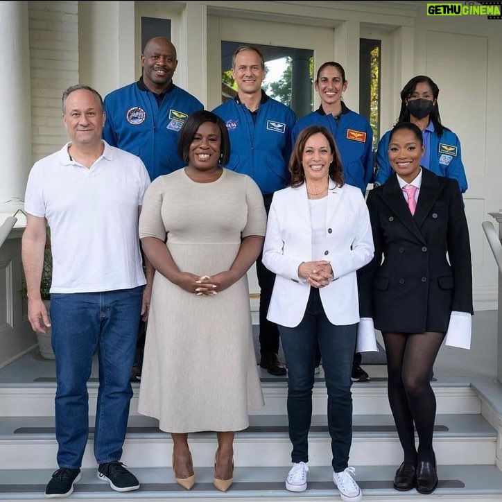 Uzo Aduba Instagram - What is better than a day watching @pixarslightyear with the one and only @kamalaharris? We had such an amazing and fun time with the @vp , @secondgentleman and the future generation of leaders. I’m so grateful for the invitation. The @Vp has seen Lightyear, have you?