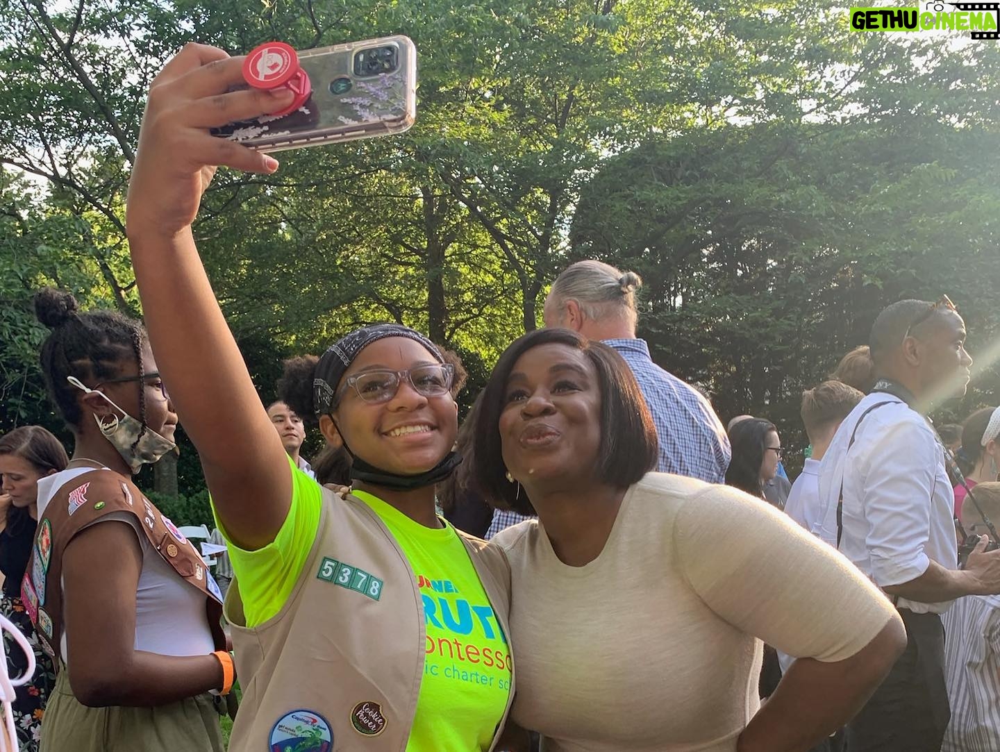 Uzo Aduba Instagram - What is better than a day watching @pixarslightyear with the one and only @kamalaharris? We had such an amazing and fun time with the @vp , @secondgentleman and the future generation of leaders. I’m so grateful for the invitation. The @Vp has seen Lightyear, have you?