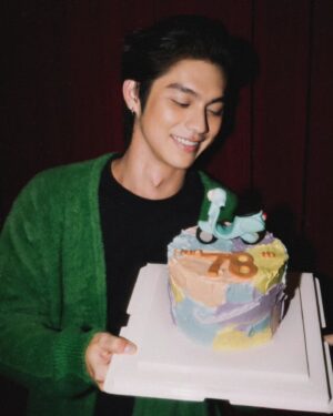 Vachirawit Chivaaree Instagram - การเดินทางสุดอัศจรรย์ของเพื่อนคู่ใจอย่างเวสป้า ที่ปีนี้เดินทางมาถึงปีที่ 78 แล้ว มาร่วมอวยพรให้เวสป้ากับไบร์ทกันครับ 🛵

It's party time🎈🎉

#78thYearsofVespa
#Vespathailand
#VespistiTH 
#เวสป้าจงเจริญ