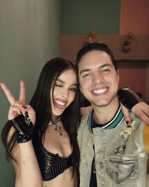 Vadhir Derbez Instagram - Gracias a esta mujer que me dio la vida y que diario se encarga de ver que este bien y feliz. Eres una persona maravillosa y divertida y me encanta ver que todo el sacrificio que hiciste ha dado frutos! 
Ese Vadhir pequeño que tenía demasiados sueños de hacer de todo tipo de deportes y de hacer música y de actuar ahora puede estar viviendo esos sueños gracias a ti y todo tu amor y esfuerzo. Eres lo más bonito que hay, en todas tus presentaciones!! Te amo mamá! Feliz Día aunque todos los días sean tu día! 
❤️❤️❤️❤️❤️❤️❤️❤️❤️❤️❤️❤️❤️❤️