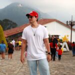 Vadhir Derbez Instagram - Colombia que Chimba! 🇨🇴 🔥🔥 Que cosas me recomiendan ver/hacer/comer? Los Leo 👇🏻