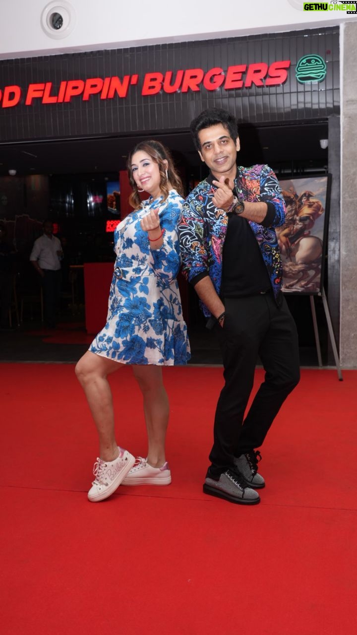 Vahbbiz Dorabjee Instagram - “ Burgers Bring People Together Like No Other Food” – Guy Feri. And We Did Just That ! Curated Yet Another 'Bun'-Tastic Event With @goodflippin At Their Exclusive Outlet @oberoimallmumbai @imraanlightwala . . . #goodflippin #goodflippinburger