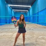 Valentina Oliveira Instagram - Começando o fim de semana com Beach Tennis😛🌈🎾💖 vai lá nos stories ver o quão boa eu sou 🤡