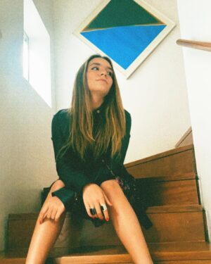 Valentina Oliveira Instagram - 😛⚡️🖤