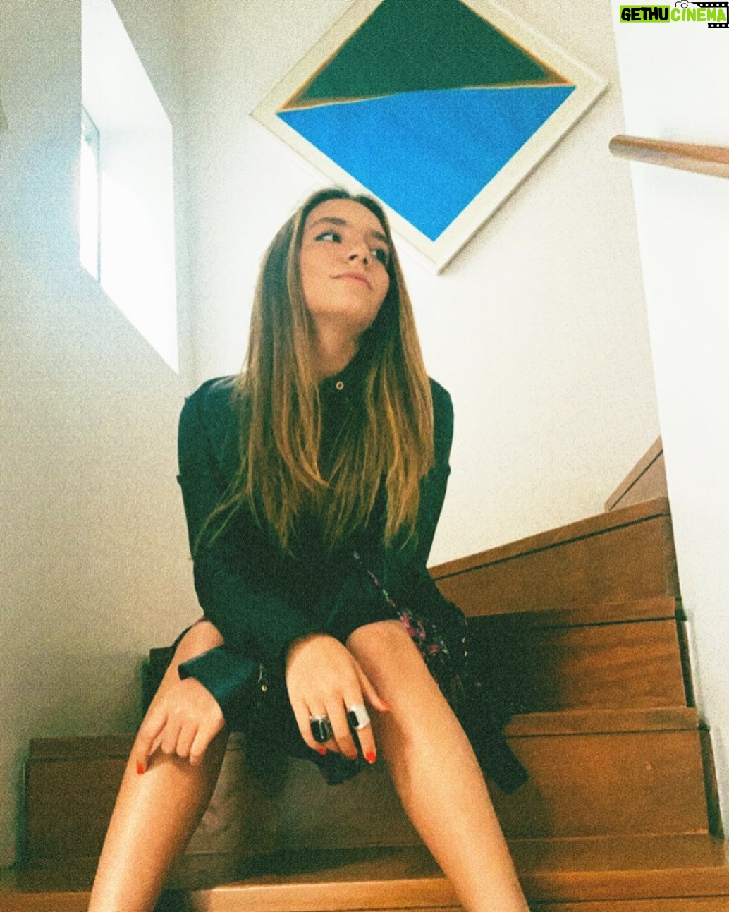 Valentina Oliveira - 0.9K Likes - πβ‘οΈπ€