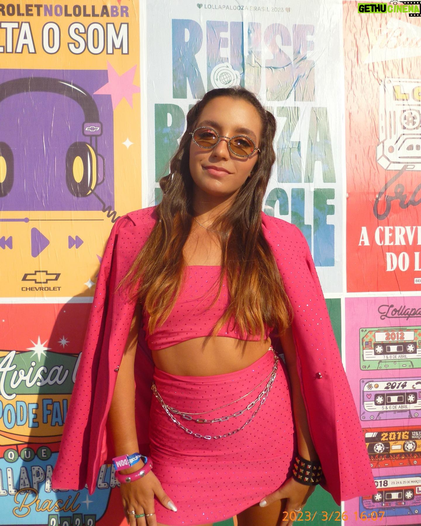 Valentina Oliveira Instagram - LOLLAβ23β€οΈβπ₯πβ‘οΈπ‘πΏπ look @dimycandy @assessoriaativa @lollapaloozabr