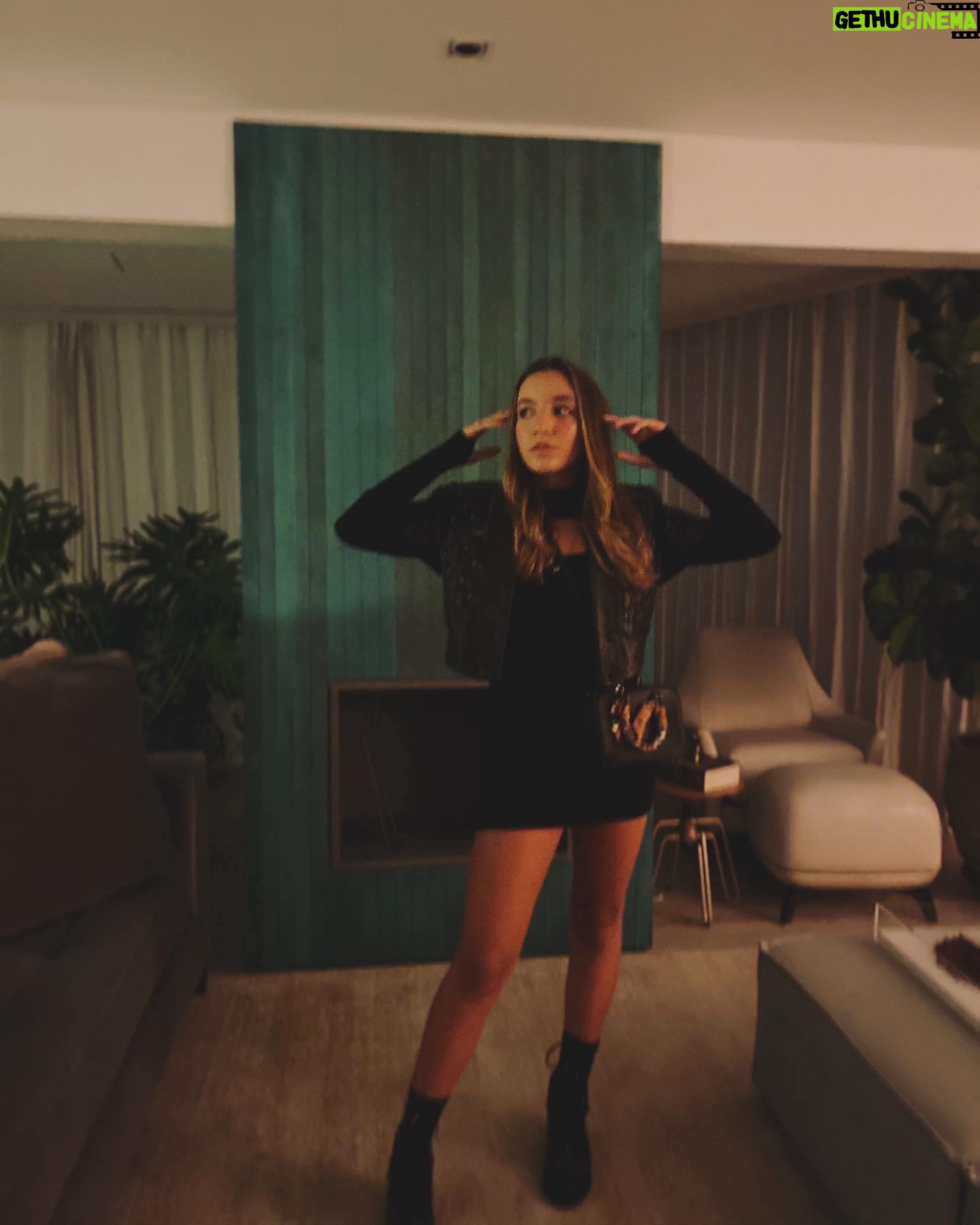 Valentina Oliveira - 1K Likes - FromYestππ€π