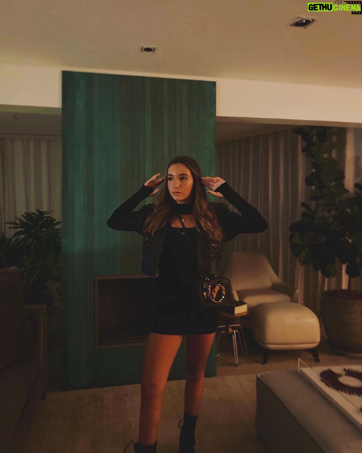 Valentina Oliveira - 1K Likes - FromYestππ€π