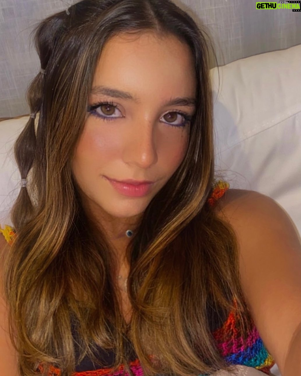 Valentina Oliveira - 1.3K Likes - Bubble Braidsππ€