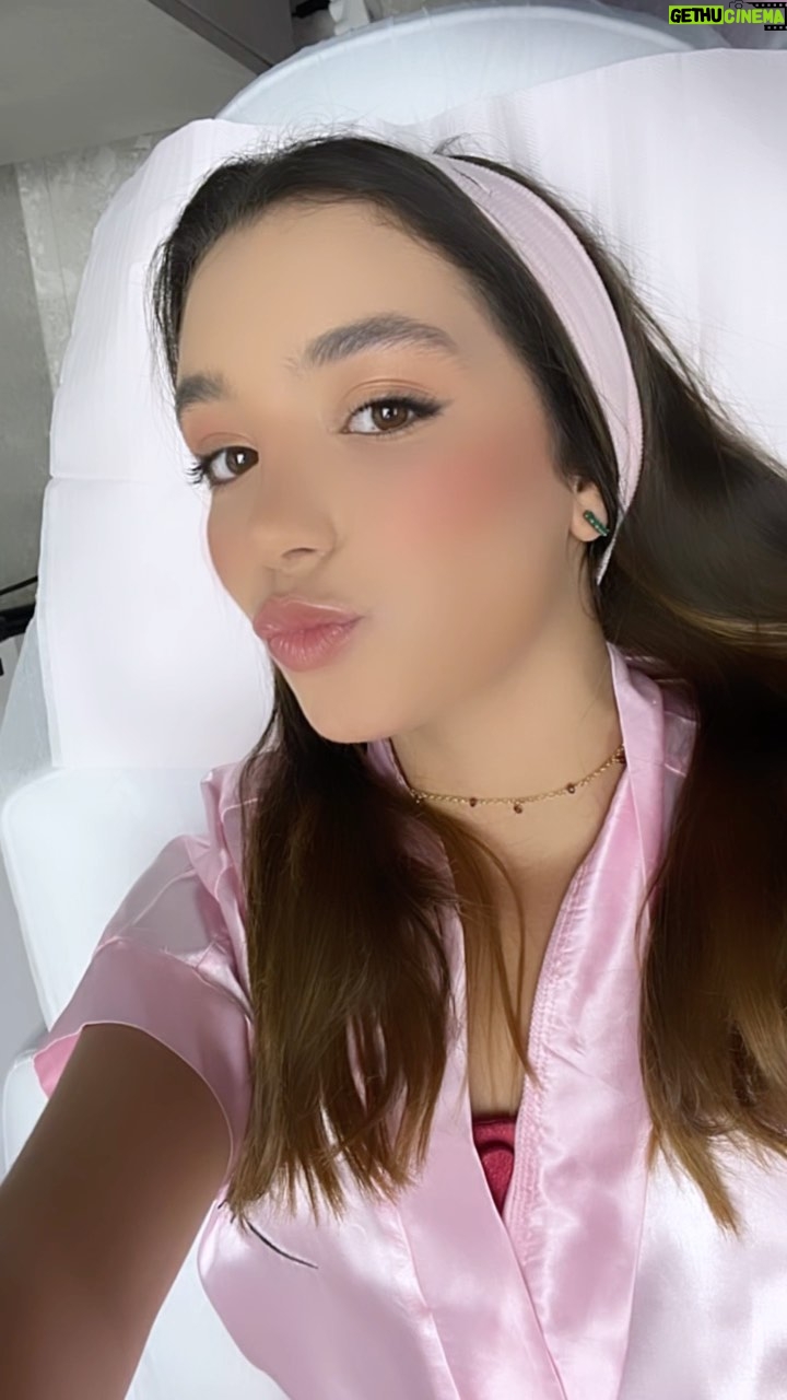 Valentina Oliveira Instagram - FLOW😍🦊💕🌟 Dia de princesa nesse lugar que eu AMO!!! @nataliabeauty @nataliabeauty.clinic