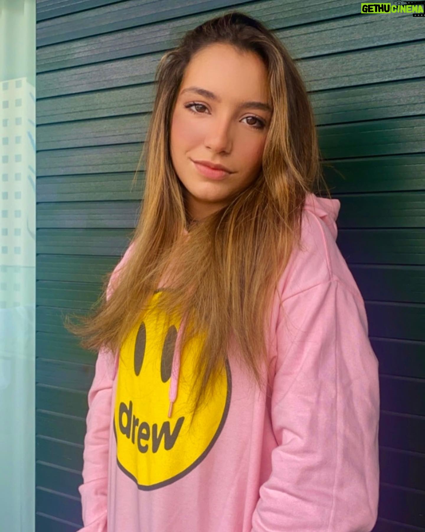 Valentina Oliveira - 1.1K Likes - Drewππ