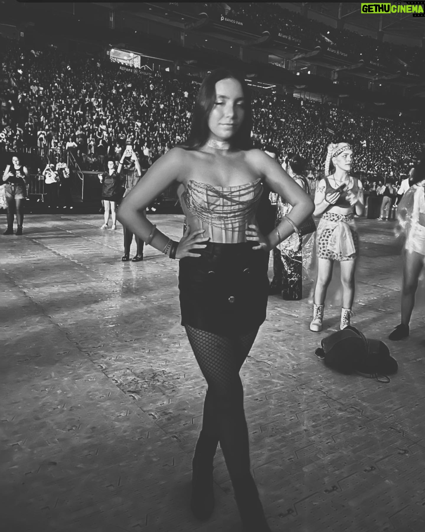Valentina Oliveira Instagram - โBut i think thatโs what i like about it, sheโs an angelโ - Harry Styles ๐ผ๐ผ๐โค๏ธโ๐ฅ๐๐
๐ฐ๏ธ๐ฅ๐๐ซง