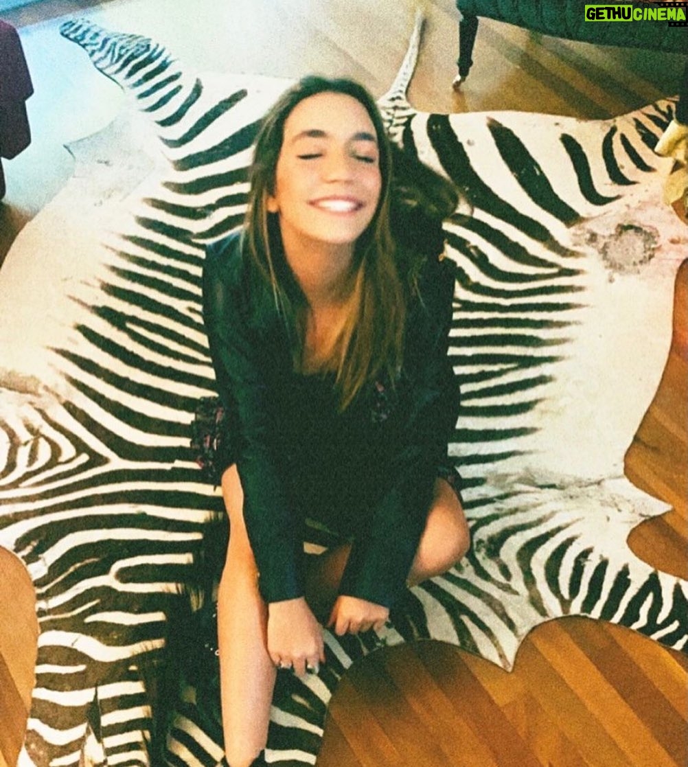 Valentina Oliveira - 0.9K Likes - Saturyayyyβ‘οΈππ€π¦π