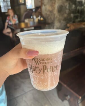 Valentina Oliveira Instagram - photo dumpzinho da minha parte favorita da universal🥹♥️