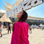 Valentina Oliveira Instagram - Mais uma porque estou apaixonada nesse look @dimycandy 😍❤️‍🔥✨ @assessoriaativa minhas companheiras de festival: @brunaalaais @fernanda_dapper ❤️🥰