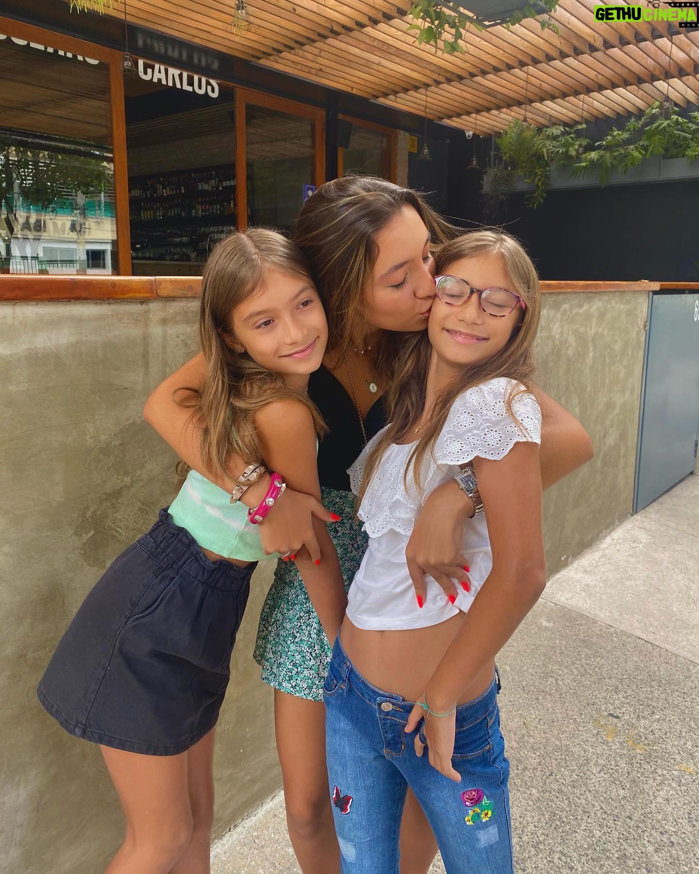 Valentina Oliveira - 2.1K Likes - irmรฃs ๐๐ง๐ปโโ๏ธ๐๐ฆโ๏ธ๐ท๐โก๏ธ๐๐