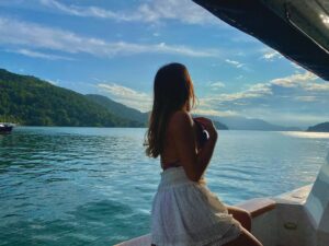 Valentina Oliveira Instagram - feeling the summer breeze 🌬✨☁️🌞🍃🐟