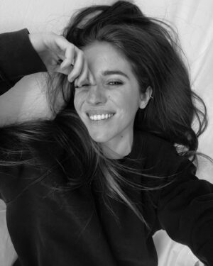 Valentina Romani Instagram - Leggera 🪁