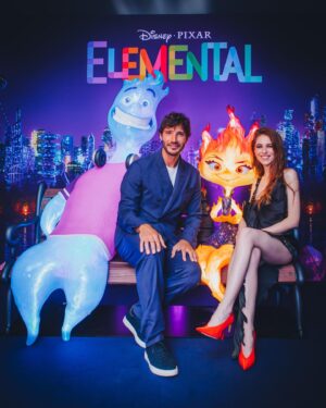 Valentina Romani Instagram - Ieri sera a Roma c’è stata l’anteprima di Elemental, il nuovo film Disney Pixar diretto da @petesohn18 che uscirà nelle sale il 21 giugno. 
Prestare la voce al fuoco, la mia Ember, è davvero un sogno che si realizza. 
Grazie ai miei adorati @massimilianomanfrediofficial , @mg.napolitano e @chris.murgia per avermi preso per mano e aver reso possibile questa magia. 
E grazie a @stefanodemartino 
Grazie alla famiglia Disney. 

Grazie 
@studiosegre 
@_giadagiordano 
@pamela.maffioli 
@womentalentsmilano 
@clascutti 
@t.b.beauty 
@moschino 

Ph @virginiabettoja @giulia_parmigiani_photography 

Ci vediamo al cinema.. per alimentare la nostra luce ❤️‍🔥
