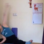 Valentina Rubtsova Instagram - Если вы в своей квартире Лягте на пол, три-четыре Выполняйте правильно движения! ©️