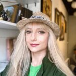 Valeria Lukyanova Instagram - Моя мама везет такой же образ жизни как и я . И результат на лицо и фигуру . Как вам? @iren_pashkevich #красота #омоложения #омоложениекиев #похудеть #иринапашкевич #иринапашкеева