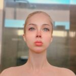 Valeria Lukyanova Instagram – Для того, чтобы проникнуть в настоящие глубины своего подсознания и личности, и постичь себя- необходимо находится в предельной бдительности ежесекундно.

Это значит, вы ЧЕТКО знаете:

1 КТО ВЫ,
2 ГДЕ ВЫ,
3 И КУДА ВЫ ИДЕТЕ!

И тогда никто не сможет украсть ваше внимание или завладеть им, дабы отвлекать вас от единственно важного занятия – поиска правды ! Что мы делаем в этой абсурдной реальности и КТО МЫ на самом деле. А точнее, кто вы?
 Кто я, я давно уже узнала.

Пока вы не узнаете КТО ВЫ , И КАКОЙ, КАКАЯ ВЫ, все остальное- это суета сует , которая лишь отнимает жизненную энергию, лишает сил и радости делая нас ничтожными.

Все обывательские , автоматические, мещанские и примитивные процессы жизнедеятельности – ведут лишь к деградации личности и духа. 👇🏻👇🏻👇🏻 #ом #осознанность #силаволи #дух #воля #знания #маг #vril #ovni #ufo
