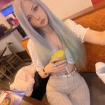 Valeria Lukyanova Instagram - Мое питание и расписание : 1. Я ем 1 раз в день) 2. пью протеин , 3. ем бады и минералы , аминокислоты ) утро: бады чай предтрен, в обед протеин кремний коллаген и бады. Вечером какой-нибудь салат или другой ужин по типу такого, как на фото ….. а как ваш рацион ? Моя группа по омоложению по ссылке в профиле !!! #валериялукьянова #аматуе #веган #малоед #сыроед #зож #маг #омоложение