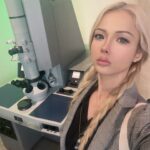 Valeria Lukyanova Instagram - Я отшельник среди обычных людей. Отшельник среди эзотериков . ⚡️⚡️ 🌪️Мои знания и принципы слишком авангардны для этого Мирка. 🌪️Ведь они не написаны в книгах , не рассказаны кем то… не вдолблены и не навязаны . ⚡️⚡️Мои знания из астрала и нейронет . 💫Они дали мне все , и помогли получить то о чем мечтали десятки тысяч моих учеников. Которые следили за мной долгие годы и видели как менялось мое мировоззрение , жизнь , внешность . 🌍 Я исполнила мечты и осталась верна своим принципам, но я познала намного больше чем изначально пока верила в то, что в этом мире есть кто то умнее, выше меня . Это позволяло мне падать . 🌑 Когда я увидела СЕБЯ ОДНУ - это позволило мне встать . Увидеть . И это изменило мой взгляд навсегда. Я стала собой познав суть . Я пошла по крутому склону вверх , как когда то с братьями тамплиерами , на нашу священную вершину , к безмолвным плитам трансформации и победы духом над физикой . Там была ценность , как на дне Атлантического океана, как внутри горы Кайлас, как и в районе нулевой точки - моего тимуса . Навечно . Знания там запечатаны . #масон #масоны #lcf #оккультист #тамплиеры #инкарнация #маат #исаис #инанна #марияоршич