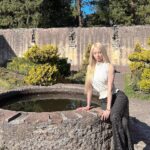 Valeria Lukyanova Instagram - Мой авторский , Легендарный индивидуальный курс по возврату энергии теперь можно пройти в групповом формате!!! ⚡️⚡️⚠️ВНИМАНИЕ : Новое событие со мной! Энергия - это то что нужно каждому из нас для реализации себя НА ПОЛНУЮ КАТУШКУ В этой игре ! И самая ЦЕННАЯ энергия у нас как раз в детстве , и в юношестве , а из нас огромным потоком ее тонда выкачивали родители , школа и другие негативные факторы ! И не успели мы вырасти как уже подоспели партнёры которые продолжили эстафету и выкачивали из нас энергию за счёт половых связей !!! 👁️🌚 все ваши половые партнёры время от времени подключаются к вам и живут за счёт вашего ресурса , многие об этом знают ! И для того чтобы в этой жизни вернуть все свое - надо от них от всех отключиться , вернуть полностью до капли — свою энергию и заблокировать им подключения к вашему полю ! Чтобы никто не мог откачивать из вас энергию против вашей воли ! 💥Будем использовать некоторые точечные инструменты для поднятия эфирной и физической энергии , и улучшения ваших магических способностей. Все техники авторские , которым нет аналогов в интернете. В программе: 1. Возврат энергии от половых партнёров, полная отсоединение от них, и запрет на подключки. 2. Возврат энергии от токсичных людей и родственников. Возвращение энерго-девайсов которое у вас украли. 3. Перепрошивка энергии вашего аватара, на самое лучшее состояние тела и психики , которое было в вашей жизни. 4. Управление реальностью через нейронет. 5. Создание квантового кабинета для оформления своей ветки реальности. 6. Энергетические коктейли. 7. Магические коктейли. 8. Переплавление чакр в световой столб. 9. Открытие энергии Кундалини. 10. Смена цвета ауры, с последующими трансформациями жизни согласно новому уровню. Курс будет длиться две недели, бронировать места можно уже сейчас. Количество мест ограничено. #возвратэнергии #энергетическаячистка #энергетическаязащита #вампиризм #валериялукьянова