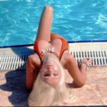 Valeria Lukyanova Instagram - Угадайте сколько этому фото лет? #старыефото #аматуе