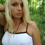 Valeria Lukyanova Instagram - Так так , кто там говорил что я сейчас выгляжу на свой возраст? А на чей возраст я выглядела тут ? На этих фото ? Как думаете почему люди любят обесценивать чужие заслуги? Мой архив фоток из прошлого тут @valerialukyanova.archive ✅✅✅ Кстати ☝🏻 были на моем эфире ? Там отвечала на все каверзные вопросы, пришли ли хейтеры ? ☝🏻🤦🏼‍♀️😂 как думаете ? Кто был ? #валериялукьянова #аматуе #красиваяфигура #нахема #эзотерик #омоложение #красиваядевушка #омоложение #антипаразитарка