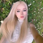 Valeria Lukyanova Instagram - Большинство людей ходят опустошенные, без энергии. Заметили? Даже молодые до 25 лет. Нет энергии, или же, если сама энергия есть, а мотивации ... А если и есть мотивация - нет энергии.Парадокс. А бывает так, что есть и энергия, и мотивация, но нет идей! Творческий поток - перекрыт. Все это я так или иначе называю разными гранями опустошения. И тогда такие люди интуитивно «присасываются» к тем, у кого нужная им сфера, проработана, и они пытаются , через контакт с вами, как бы «впитать» вашу энергию. Если вы позволите им, их «баки» начнут пополнятся. Так и в отношениях часто бывает, если вы выбирали партнера неосознанно, и в итоге вышло , что у вас разные касты, и сильный разброс частот. Тогда один неизбежно кормит другого, ничего не давая взамен. Девушки часто дают взамен молодость, мужчины - деньги. Но это не нормальный обмен. Я считаю - это отвратительно! Я вообще против обмена. Каждый должен жить в своих энергиях и лишь ДОПОЛНЯТЬ друг друга!!! Никак не заменять одни детали другими чтобы из вас получилась сборная солянка других людей. Если у вас было несколько, или даже много партнеров ( платонически и сексуально) , то считайте, что вы уже и есть та самая, сборная солянка! Потом люди удивляются и спрашивают: 👇🏻👇🏻👇🏻 #возвратэнергии #энергетическиепрактики #маг #энерготерапевт #аматуе