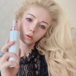 Valeria Lukyanova Instagram - 💎 я обожаю уход за собой! С утра прям БЕГУ делать маску и наносить все свои р средства @samadhinatural это необходимая процедура для того чтобы почувствовать себя с собой и начать хорошо день! У МЕНЯ В РУКАХ ЦАРСКАЯ ПЕНКА Shebude … попробовав её один раз остановиться просто невозможно… а вы любите ухаживать за своим лицом? Потому что знаю , многим день, меня это всегда поражает…. 💓🤌🏻Что самое главное в новой пенке для лица Shebude? ⠀ ✅Главное в ней это качественное и бережное очищение, это обеспечиват комплекс мягких ПАВоф. Я смягчила ее растительным глицерином, добавим гиалуроновой кислоты, водная фаза будет на 100% состоять из гидролата. 🌹 Ненавязчивый запах гидролата розы, дает отличный легкий аромат, и заодно успокаивает кожу. маслами. ⠀ 💍 Компонент Коллоидное серебро - это моя формула. И оно как консервант будет работать к тому же👍. Гидролат розы отлично поддерживают правильный pH кожи. Добавили так же несколько капель эфира розы, чтобы чуть усилить аромат. #nanoпенка - посты про данный продукт здесь #уходзасобой #уходзалицом #натуральнаякосметика #уходоваякосметика #пенкадляумывания