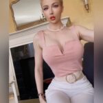 Valeria Lukyanova Instagram - Рубрика Вопросы от читателей «Приветствую. У меня вопрос почему когда питаешься вредной пищей всё нормально с кожей, а когда питание становится здоровым начинают вылезать всякие прыщи , пигментации на коже которой никогда не было, даже когда был подростком? И как мужчине контролировать или преобразовывать сексуальность, которая угнетает... И последнее, а вам не кажется материальное существование это тоже ограничение, ведь невозможно менять свою биологическую форму и возможности то нет почти реальной, кроме смены ветки реальности , но и она ограничена ,стать чем то иным нежели человек, почти невозможно.😔Но материя это граница,а вы за это ратуете, а разве не только энергия бессмертна по сути, по крайней мере мне так видится... 🤔» Здравствуйте, это известный процесс, организм чистится поэтому всякая гадость выходит. Через все возможные способы в том числе и через кожу. На счет пигментных пятен, то это грибница изнутри так себя проявляет, как бы кожа пораженная грибком «ржавеет» на солнце. Надо пользоваться защитой 50 и стараться не бывать под прямыми лучами солнца и уж тем более не загорать. Сексуальный инстинкт это гормоны которые вызывает неправильное питание ( молоко, дрожжи, сахар) если это исключить либидо восстановится и будет включаться только если будет реальный повод, а просто так, как похоть среди дня , спонтанно такого не будет. И конечно надо проходить детокс чистки организма , чтобы вывести слизь и споры грибка, который вызывает чрезмерные секс инстинкты. Учитывая то , что мы живем в симмуляции тут нет ничего материального. И бессмертие физичнского тела это выход на новый энергетический уровень и выход из сансары ( то есть перерождение) выход из нашей соты в другие миры. #матрица #симмуляция #выходизматрицы #трансгуманисты #трансгуманист #славянка #матрицасудьбы #славяне #трансгуманисты #маг #аматуе #valerialukyanova #vril #amatue