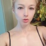 Valeria Lukyanova Instagram – Как происходит омоложение на квантовом уровне ? 

В районе тимуса у нас находится вилочковая железа – это точка молодости и выработки иммунитета . 
По определённым причинам связанным с половыми гормонами тимус начинает затормаживать свою работу он работает только  у детей . 

Наша задача снова запустить тимус, и для этого есть  несколько методик. 

Одна из которых – активация и наполнение энергией Оджас. Об этом расскажу завтра на марафоне . Подписывайтесь на мою группу по омоложению ссылка в группу , где он будет проходить в личных данных . 

 

https://t.me/avataretalonrex

 #амрита #тимус #оджас #кундалини #ци #энергияжизни #энергетикачеловека #энергетическиепрактики #энергетическаяработа