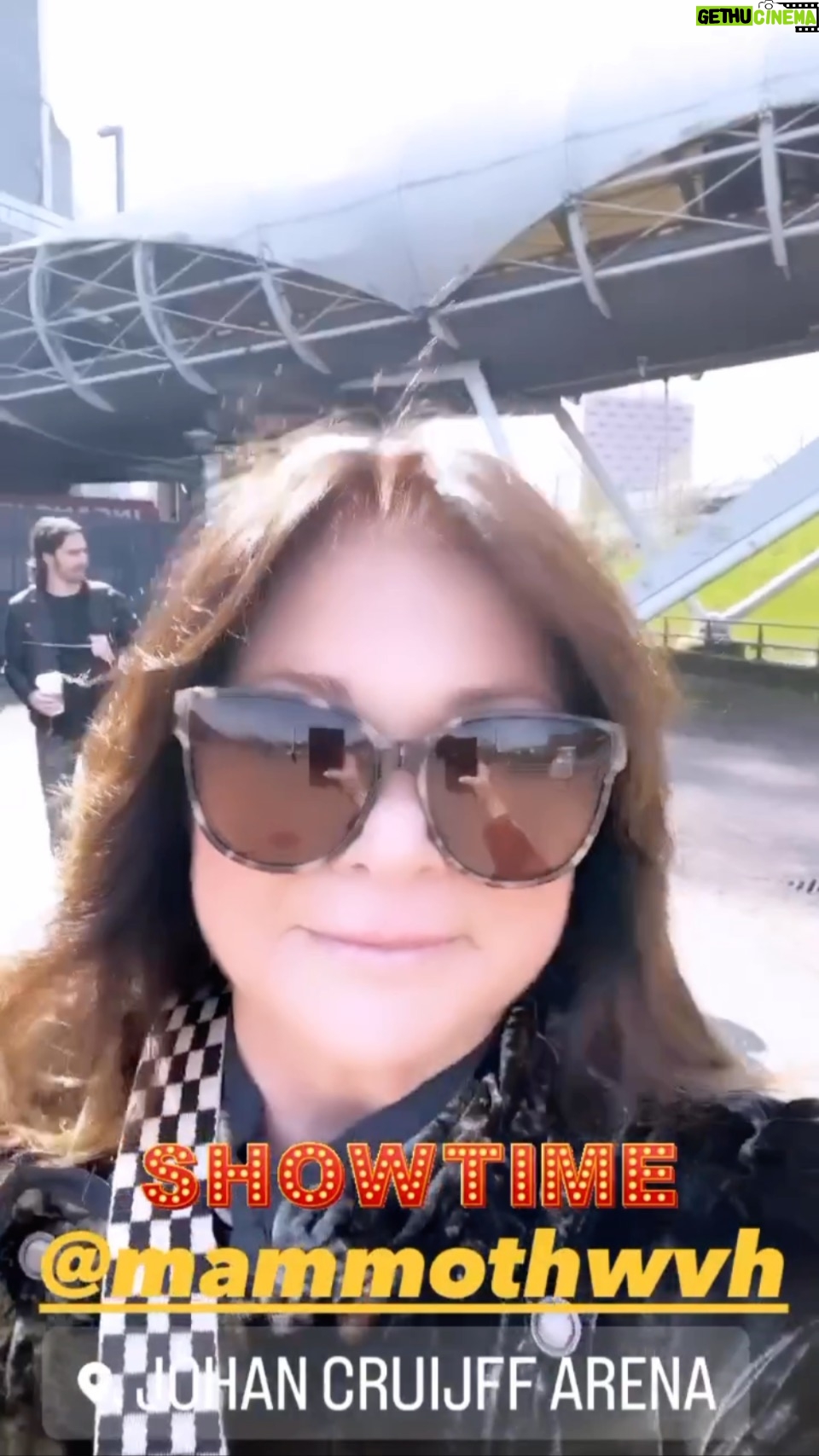 Valerie Bertinelli Instagram - Amsterdam 💛 @mammothwvh 💛 @metallica 💛