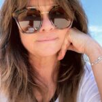 Valerie Bertinelli Instagram – It’s not having what you want, it’s wanting what you’ve got. 🧡 Summer may not be my favorite season, but Sheryl Crow’s wise words can apply to absolutely everything in life. 😎 So I’m crackin’ open a bevy, nonalcoholic ofc, and enjoying what is. And since I know some of you will ask, my sunny’s are @peepers
Happy Sunday & happy day 30! #dryjuly