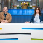 Valerie Bertinelli Instagram - 🧁 @This Monday on #KidsBakingChampionship, we're reminding these young bakers a successful business often captures the public's attention with a unique product or a new spin on familiar things. ✨ And @Duff Goldman and I challenge the biz bakers to entice their customers by combining two sweet treats into one dessert mash-up, such as Cheesecake and Eclairs, Pecan Pie and Donuts, Brownies and Tiramisu, and more. 😋 In the end, one baker is eliminated! Tune in Monday 2nd 8 PM on @foodnetwork and @discoveryplus! 💕