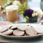 Valerie Bertinelli Instagram - 👩🏻‍🍳 It's time to start thinking about your holiday dessert menu! 🎄 My "Crispy Chocolate-Mint Cookies" are DELICIOUS!! 😋 All I'm gonna say is Cocoa powder, Butter, Vanilla, and Mint extract. Yummy! 😍 These addicting delights feel like a warm hug on chilly days with some hot cocoa or a cup of coffee for a mid-day boost. 💕 Recipe link stories! 😚