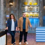 Valerie Bertinelli Instagram - 🧁 @This Monday on #KidsBakingChampionship, we're reminding these young bakers a successful business often captures the public's attention with a unique product or a new spin on familiar things. ✨ And @Duff Goldman and I challenge the biz bakers to entice their customers by combining two sweet treats into one dessert mash-up, such as Cheesecake and Eclairs, Pecan Pie and Donuts, Brownies and Tiramisu, and more. 😋 In the end, one baker is eliminated! Tune in Monday 2nd 8 PM on @foodnetwork and @discoveryplus! 💕