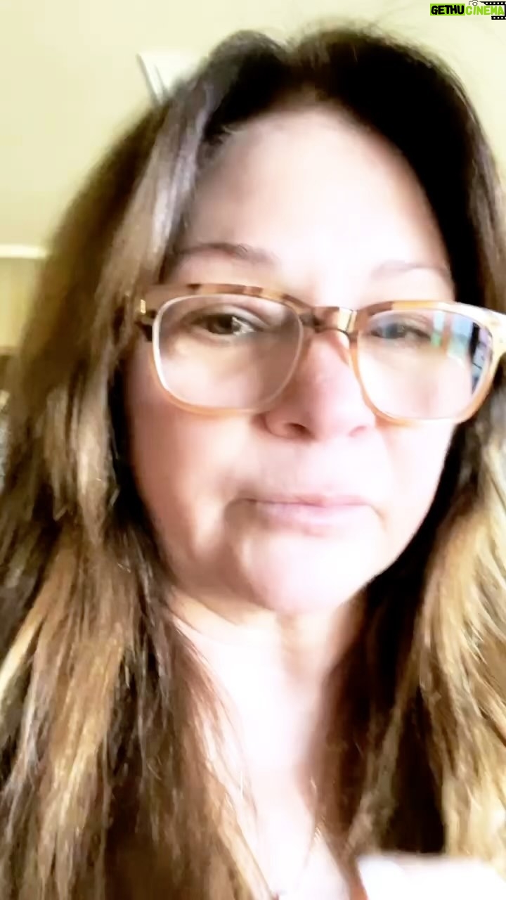 Valerie Bertinelli Instagram - 🏈 Batman, the legend, was my football buddy yesterday! 😺 Unsure if he liked that game tho... Hehe 😹