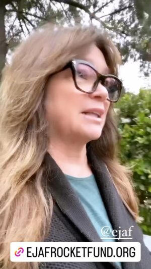 Valerie Bertinelli Instagram - Wow. Did not realize I was opening up a can of worms with a post about tolerance. I fear some in this country have gotten way too comfortable with hate and that makes me so sad. I beg some of you to stop and take a breath before you react with vitriol, and do your best to open your heart to the love that you know Jesus has for you and react in kind, or don’t react at all and just keep scrolling. 
Peace 🤍