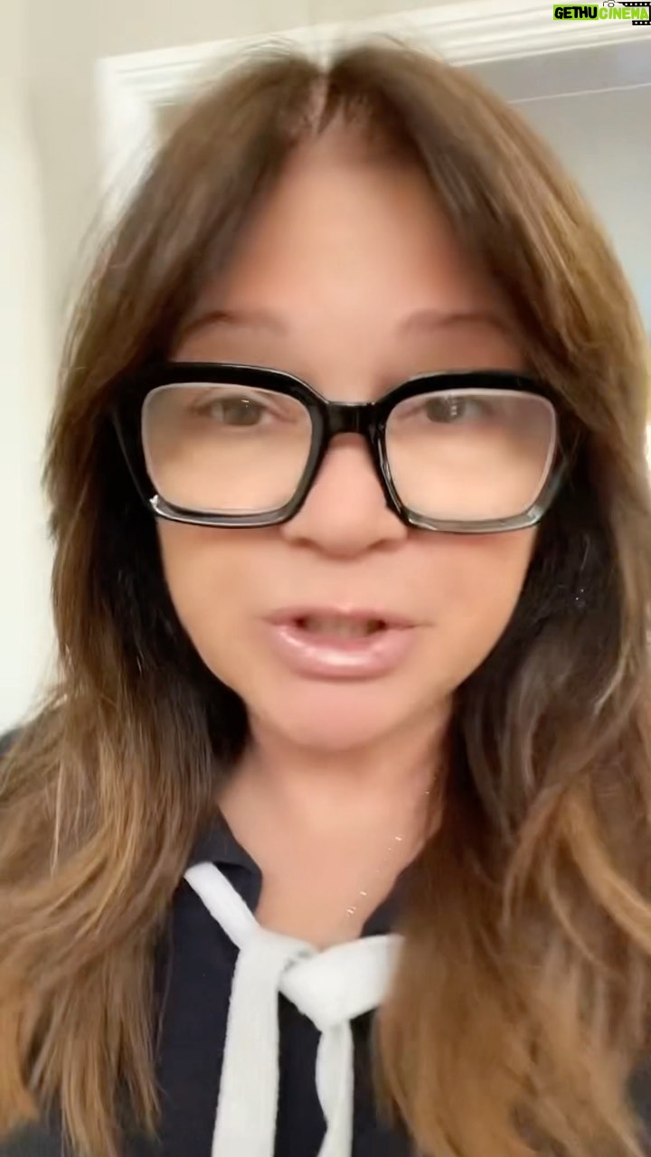 Valerie Bertinelli Instagram - Everyone was a bit testy before their Sunday coffee! LOL! 😹 You can choose 1, Cats, Dogs, or Coffee!?