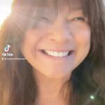 Valerie Bertinelli Instagram - 💪🏻✌🏻🤍 audio: @memeking4real