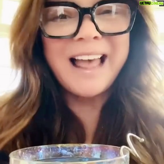 Valerie Bertinelli Instagram - Hehe!! 😝 What’s your favorite cocktail for the fall season? Wait.. is it fall or summer -ish?