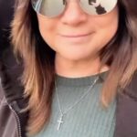 Valerie Bertinelli Instagram - OKAY!! ✨ Day 8 of #DryJanuary!! 😅 Once you get past the first handful of days, it gets easier, and you really start feeling the rewards! Hehe! 💕 If you decided to join me on our non-judgment #DryJanuary, put a thumbs up in the comments and lmk how it’s going! 😘 PS: I’m definitely not a doctor, and this is NOT medical advice, but, I asked #ChatGPT about the benefits of eliminating or reducing alcohol consumption, and this is the list it provided: 👀 1. Improved Physical Health 2. Improved Mental Health 3. Improved Sleep 4. Increased Energy 5. Improved Cognition 6. Improved Skin Health 7. Improved overall well-being One day at a time!! 🥰 Goodluck!
