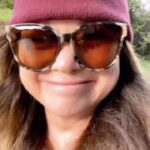 Valerie Bertinelli Instagram - 🌧️🌦️☀️🤍 Be your own ‘knight in shining armor’ ✌🏻🤍 Love you!