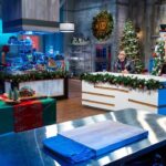 Valerie Bertinelli Instagram - 👩🏻‍🍳Next Monday the 28th at 9PM @duffgoldman and I are presenting the #KidsBakingChampionship Holiday Special!! 🎄 Four Kids Baking Championship winners return to show off their top-notch skills as they craft tasty holiday delights. 🧁 We challenge the champs to bring the holiday cheer with decked-out Yule logs for a chance to win a stunning prize package worth $10,000! 😅 Tune-In @foodnetwork @discoveryplus Monday 9PM!! 😘